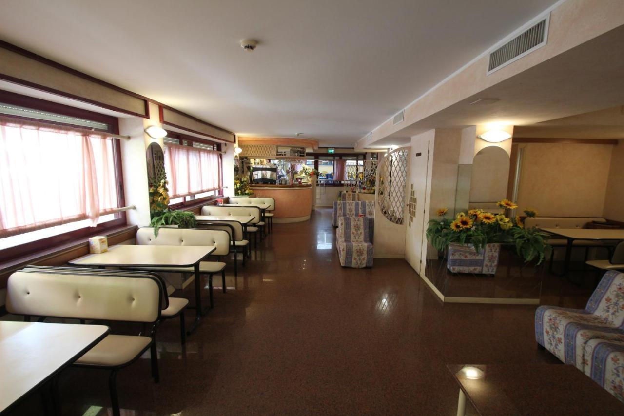 Hotel Colorado Rimini Exterior foto
